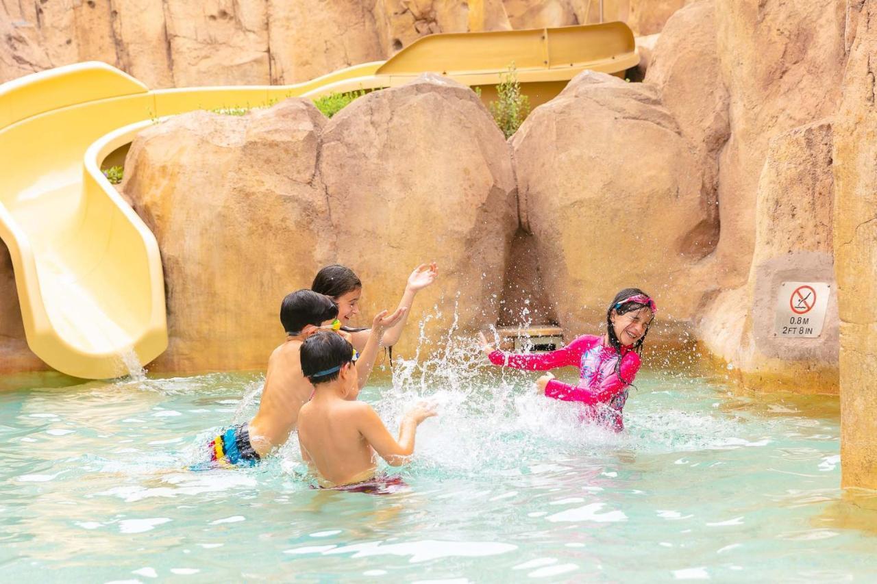 Saadiyat Rotana Resort And Villas Abu Dhabi Esterno foto Splash Island