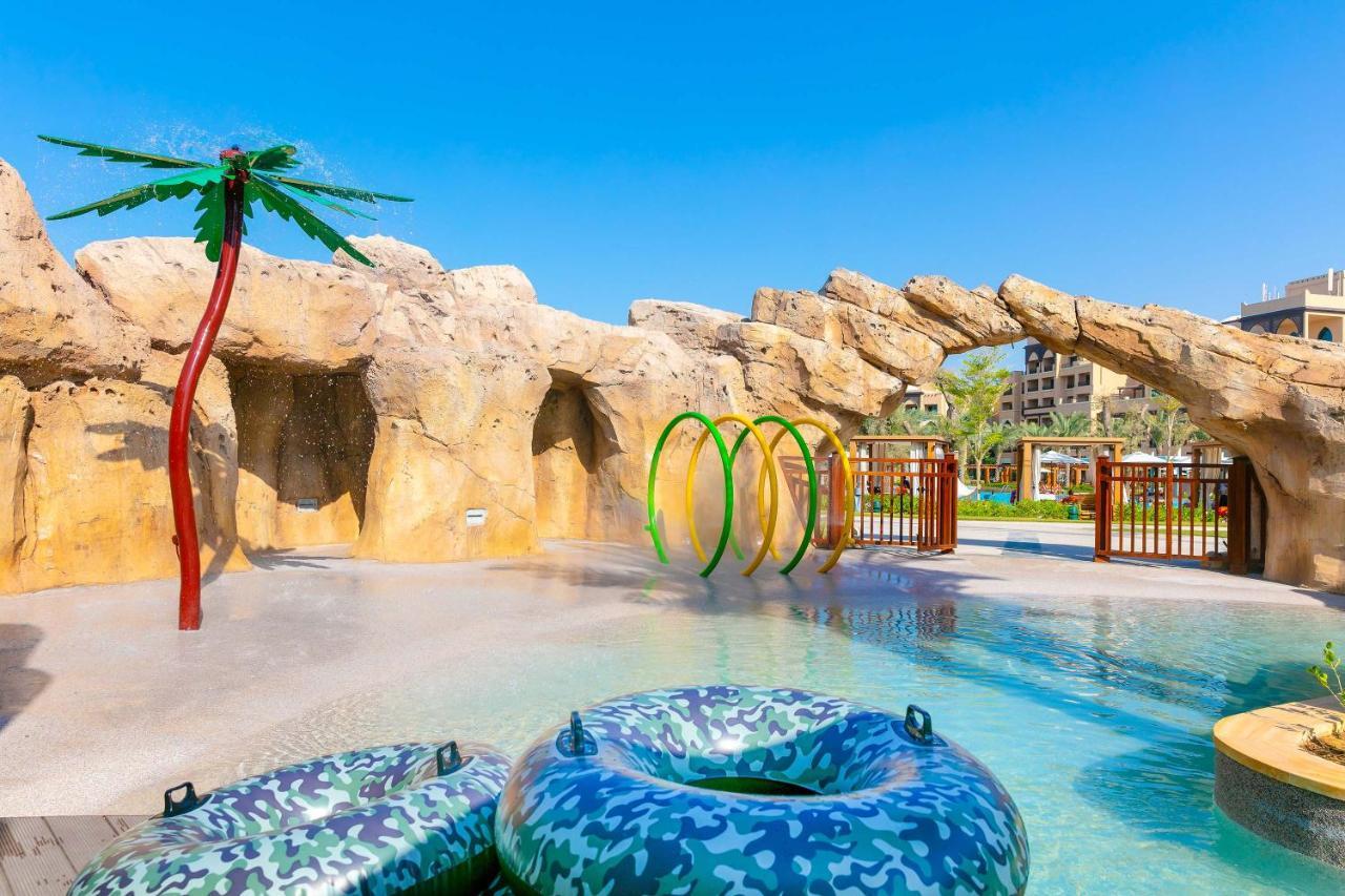 Saadiyat Rotana Resort And Villas Abu Dhabi Esterno foto The Atlantis water park