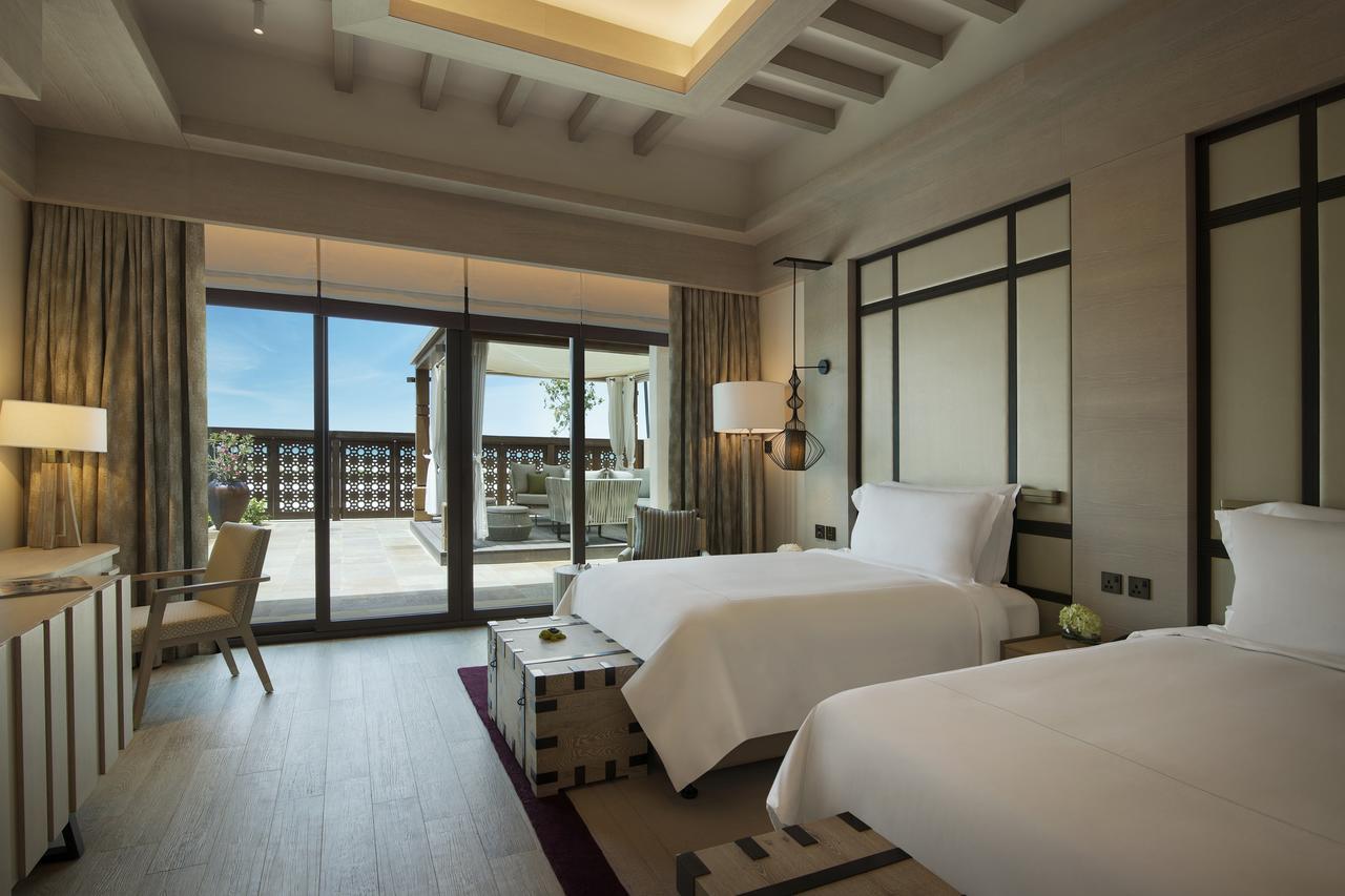 Saadiyat Rotana Resort And Villas Abu Dhabi Esterno foto Deluxe Room