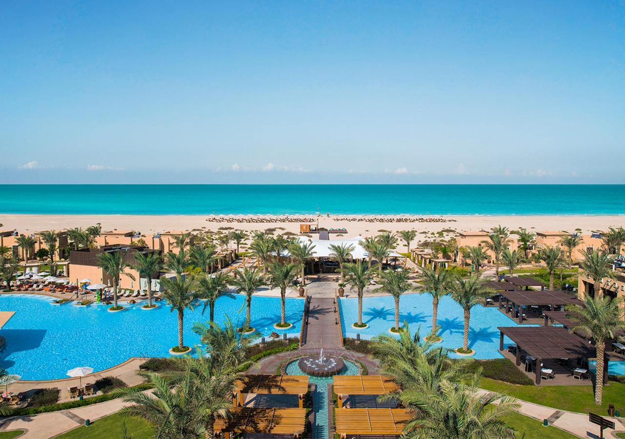 Saadiyat Rotana Resort And Villas Abu Dhabi Esterno foto The beach at Jumeirah Beach Hotel