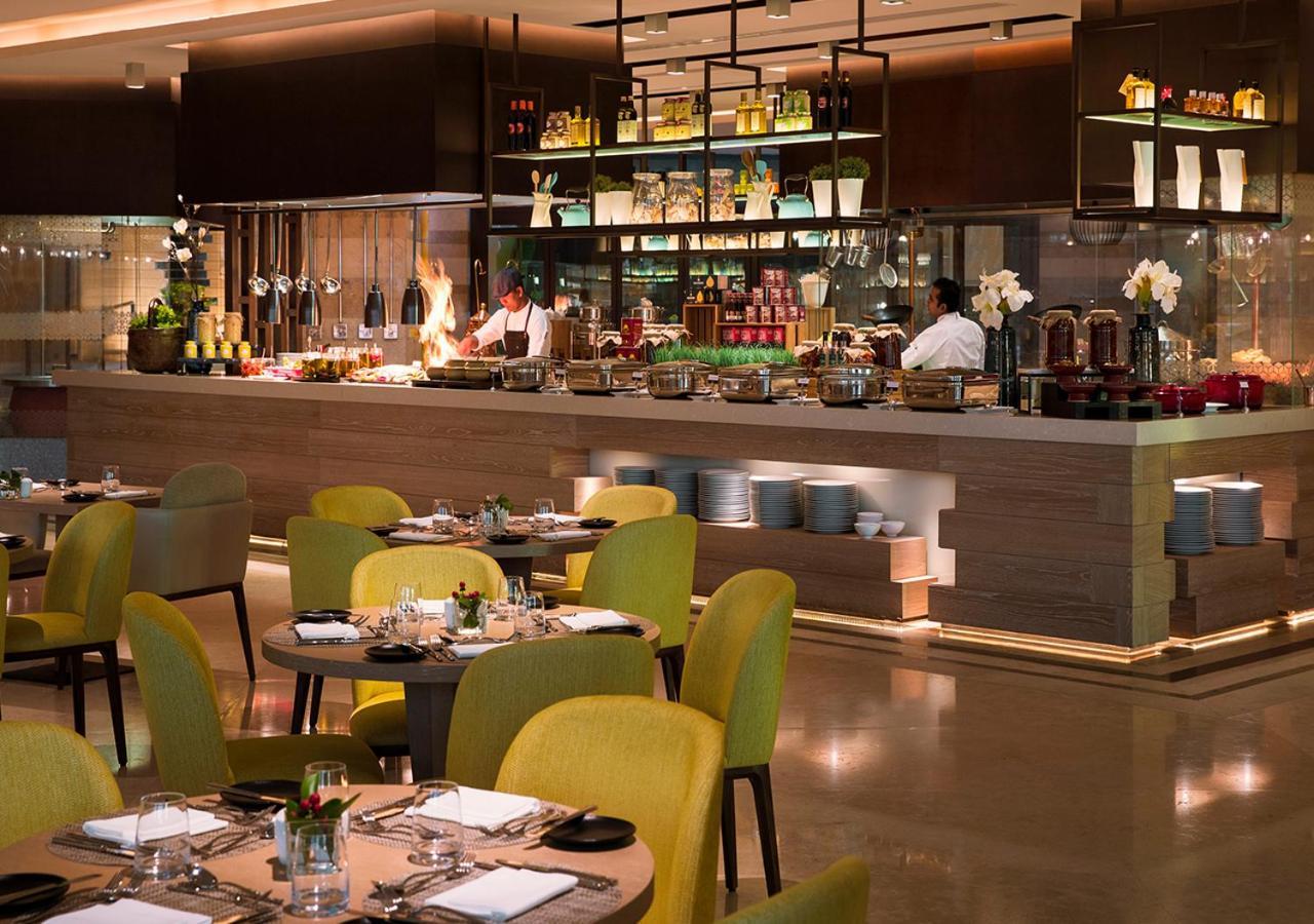 Saadiyat Rotana Resort And Villas Abu Dhabi Esterno foto The restaurant